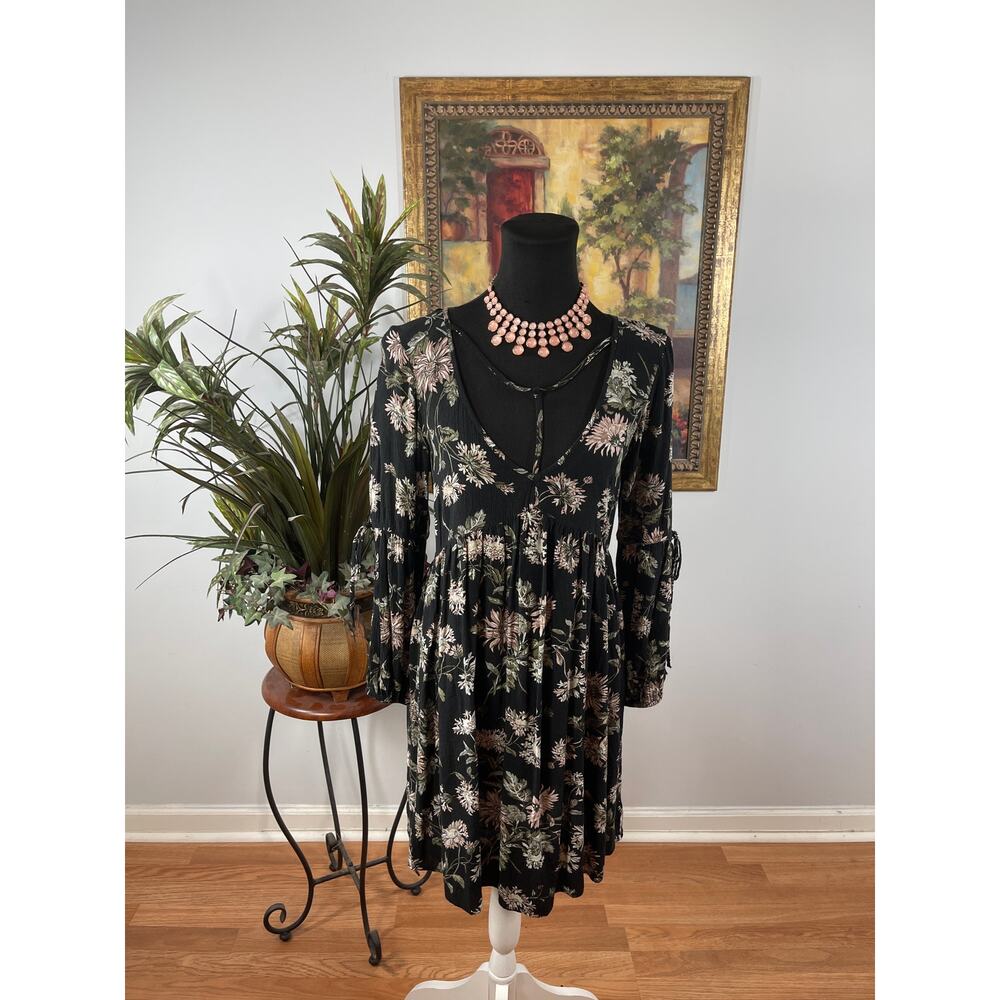 American Eagle Babydoll Dress Women's M Black Floral Bell Sleeve Boho Whimsigoth